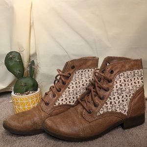 Lace boots